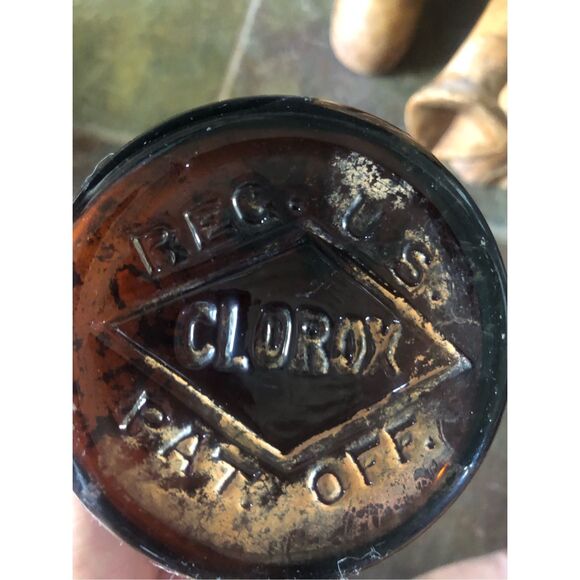 Vintage 1930s–1940s Amber Glass Clorox Pint Bottle with Embossed Diamond Logo - Picture 10 of 12